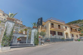 Гостиница Pinguino B&B  Скала
